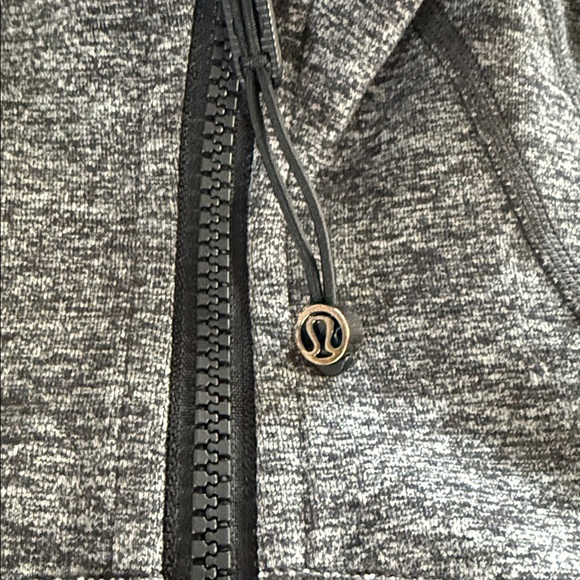 Lululemon - Picture 2 of 7